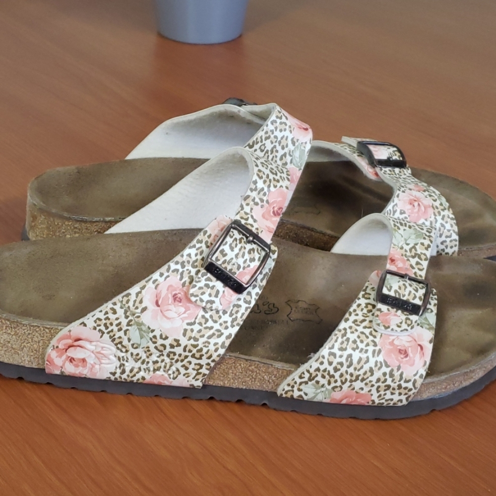 Sandals - Picture 2 of 2